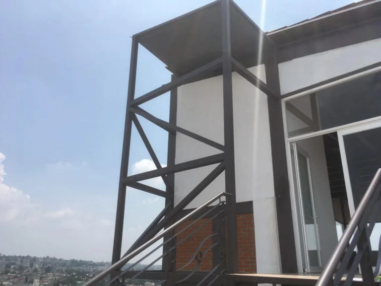Elevador de uso comercial - instalación 2